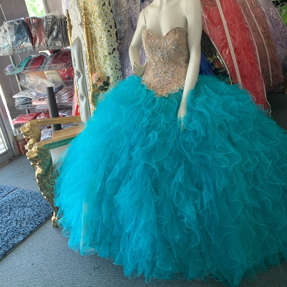 Vizcaya by Mory Lee quinceañera dress style#89054 size 12 w tag
